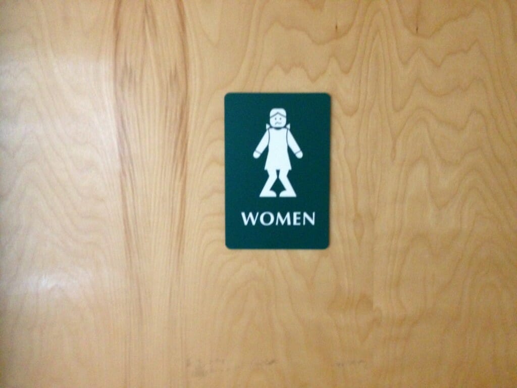 restroom1